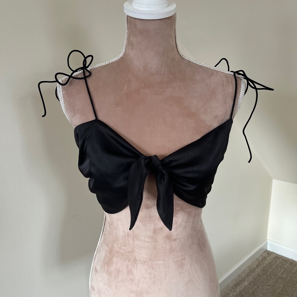 Women’s Size Small Black Spaghetti Strap Front Tie Bow Satin Going Out Crop Top